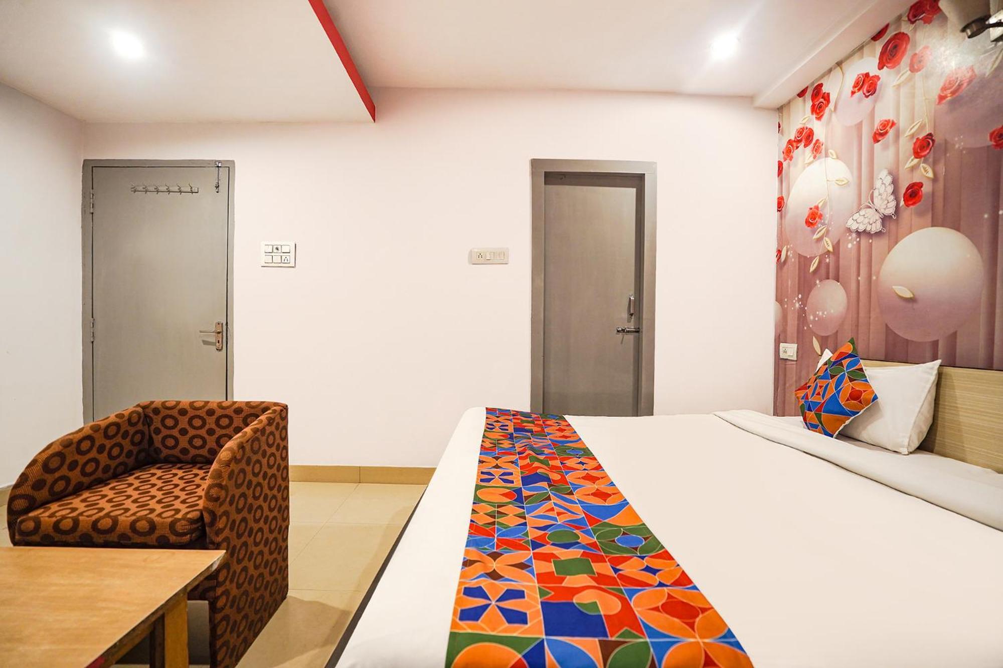 Fabexpress R Inn - Nr Prayagraj Railway Station Muthiganj Exterior photo
