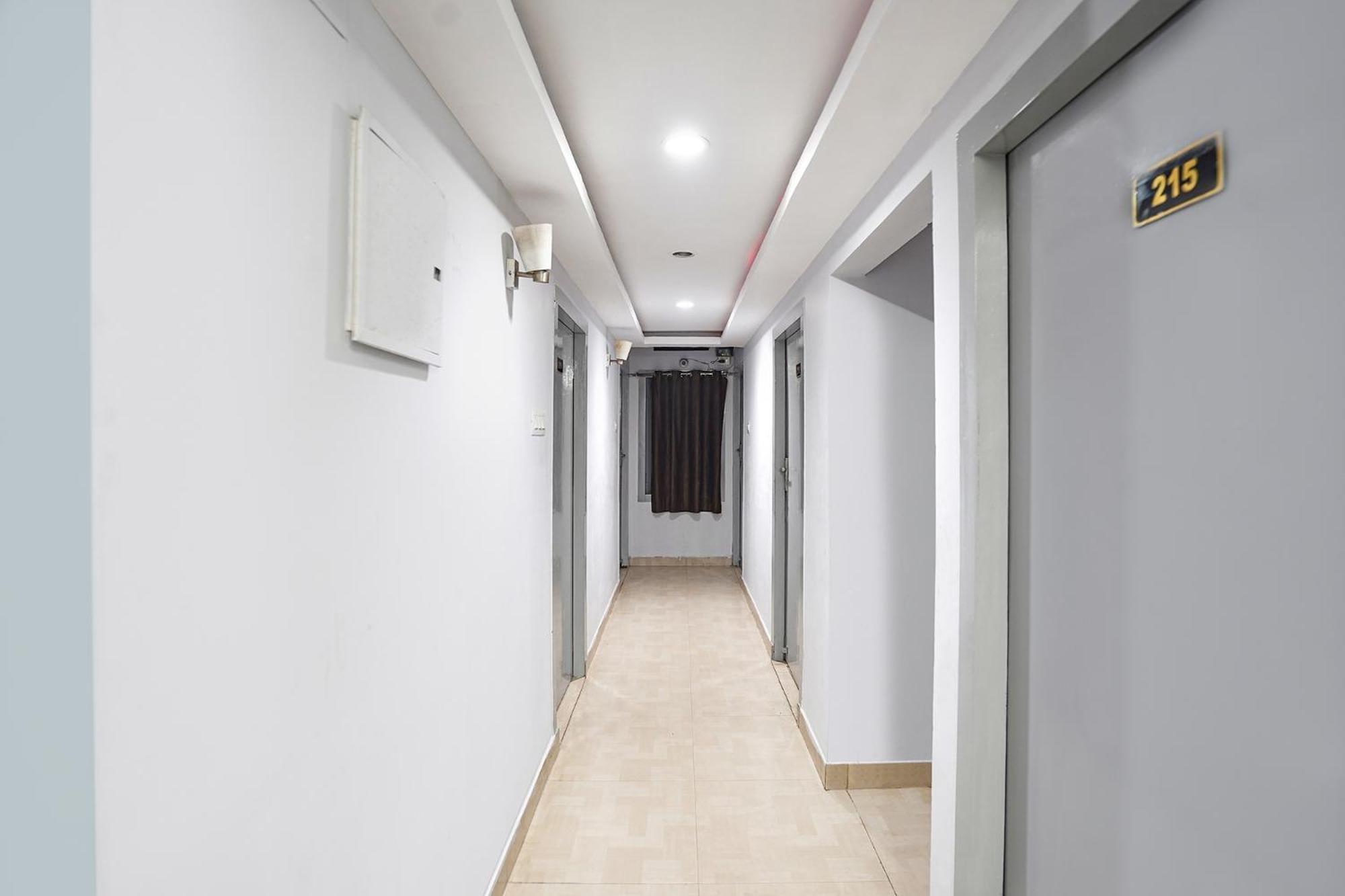 Fabexpress R Inn - Nr Prayagraj Railway Station Muthiganj Exterior photo